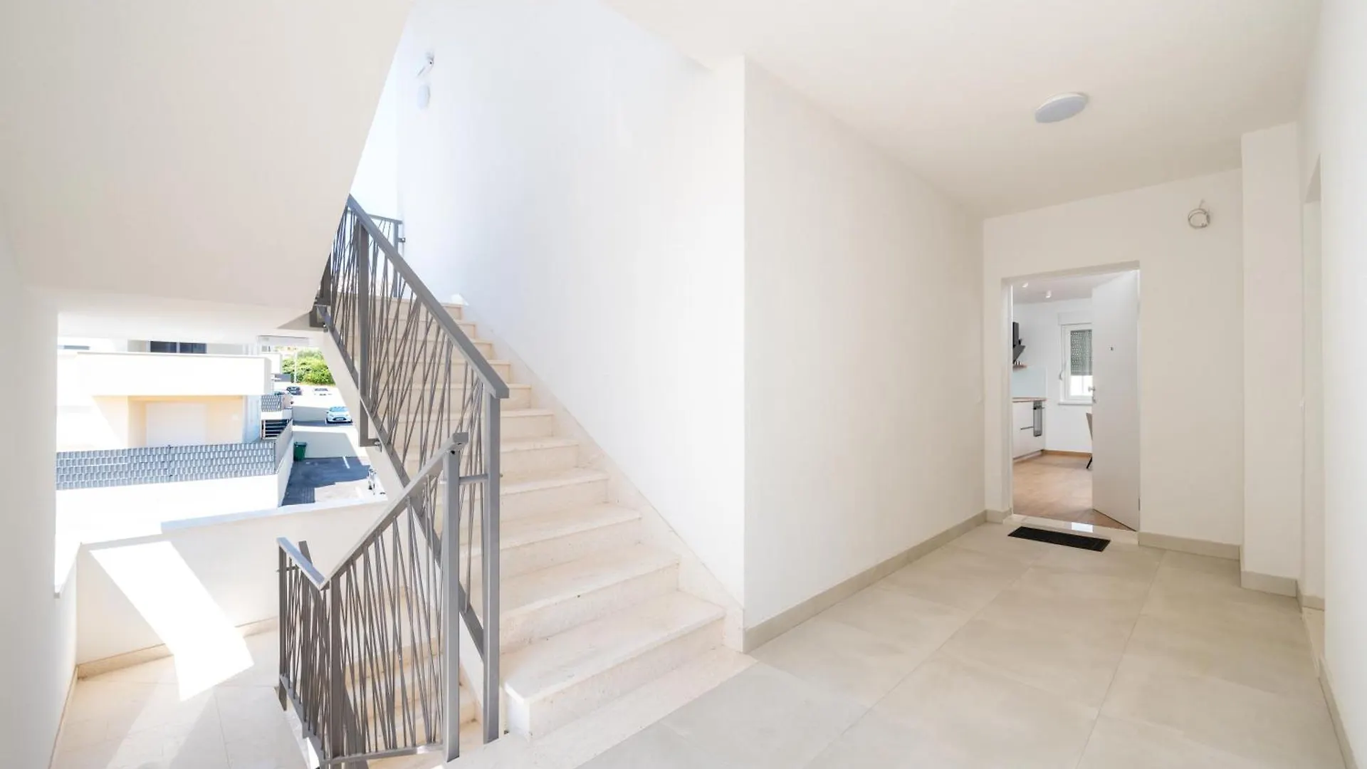 Apartment Sarana טרוגיר