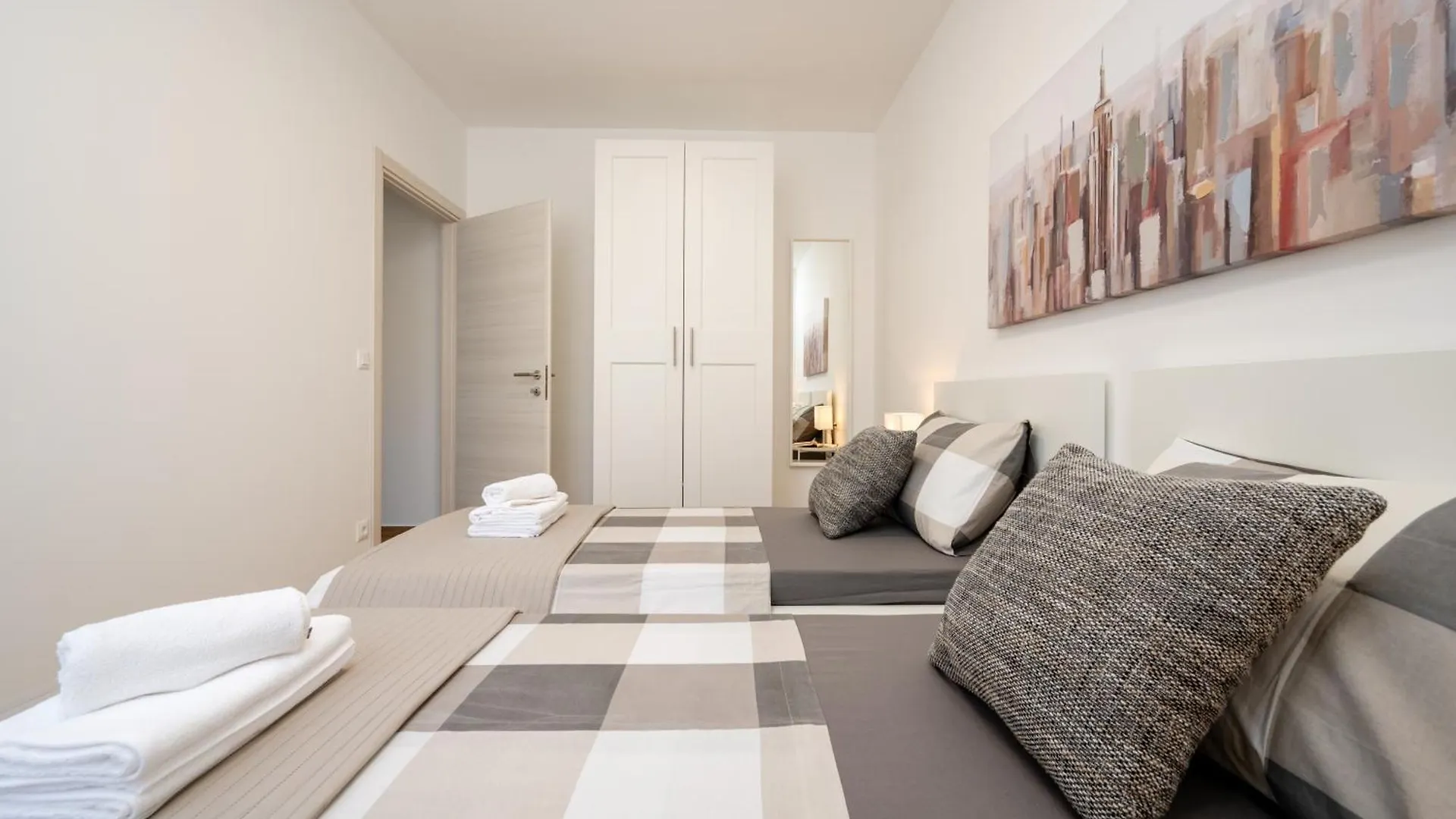 Apartment Sarana Trogir 0*,