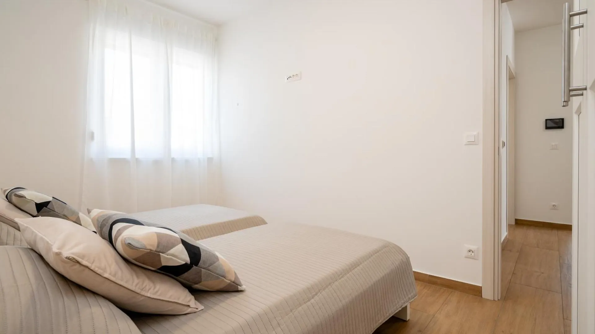 Apartment Sarana טרוגיר